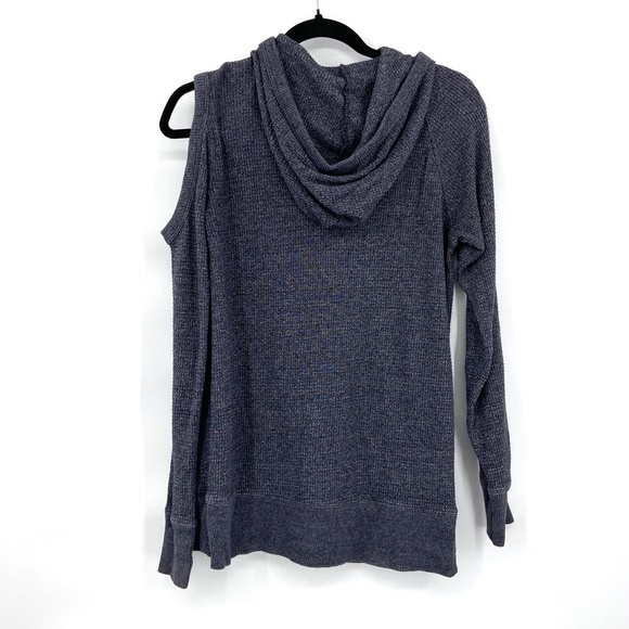 WILT Gray One Cold Shoulder Long Sleeve Hooded Waffle Knit Sweater Size Small - Picture 3 of 6